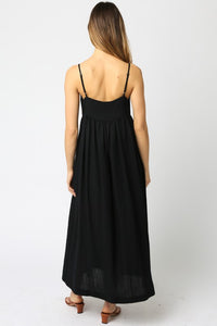 V-NECK MAXI DRESS WITH ADJUSTABLE SPAGHETTI STRAPS AND HIDDEN SIDE POCKETS IN BLACK