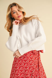 BOXY PULLOVER SWEATER (WHITE)