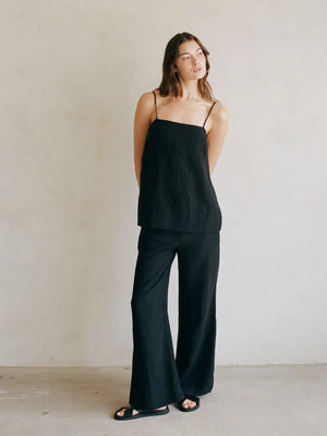 BLACK LINEN TOP WITH ADJUSTABLE SPAGHETTI STRAPS AND OPEN SIDES