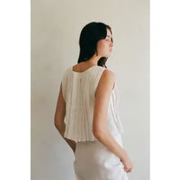 PLEATED LINEN TOP WITH BOW TIE FRONT CLOSURES IN OFF-WHITE