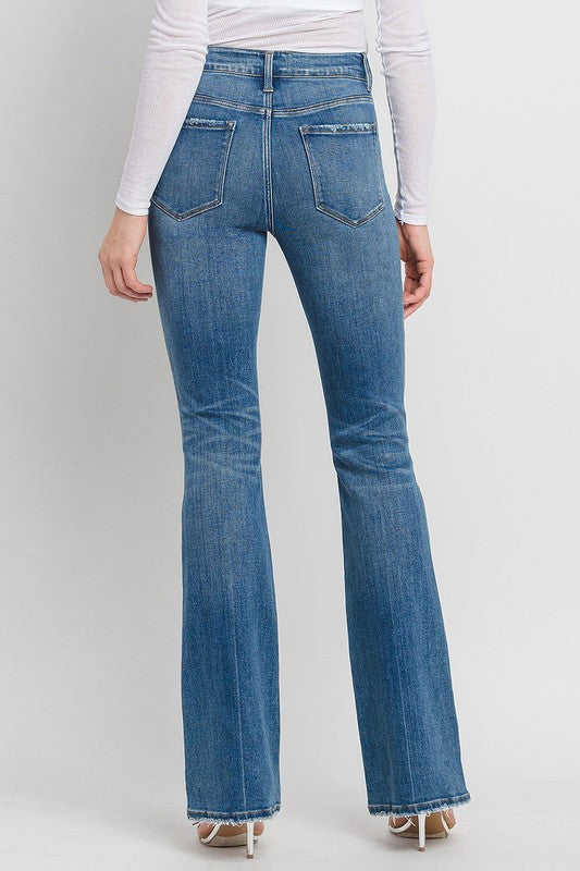 HIGH RISE BOOTCUT JEANS  (MED WASH)