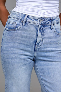 HIGH RISE CLASSIC STRAIGHT LEG (MED-LIGHT WASH)