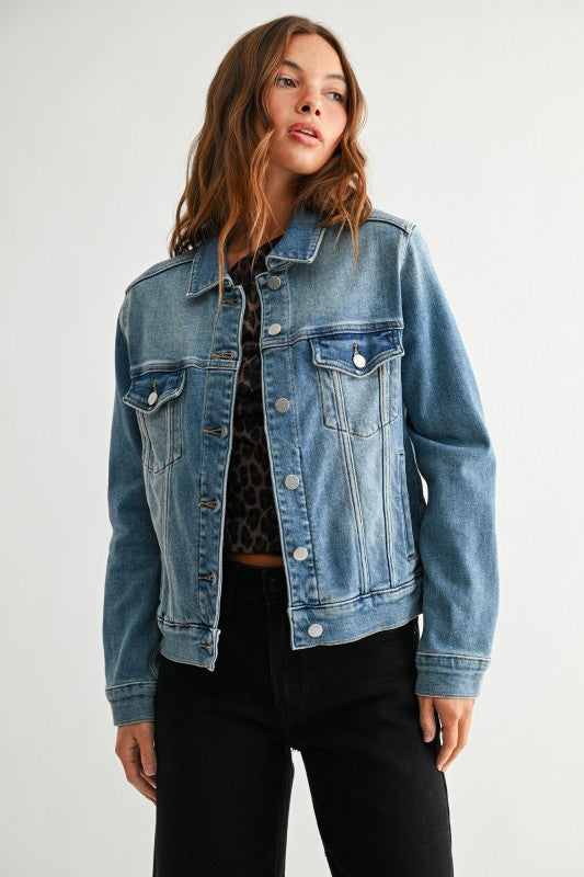 RELAXED CLASSIC DENIM JEAN JACKET (MED. WASH)