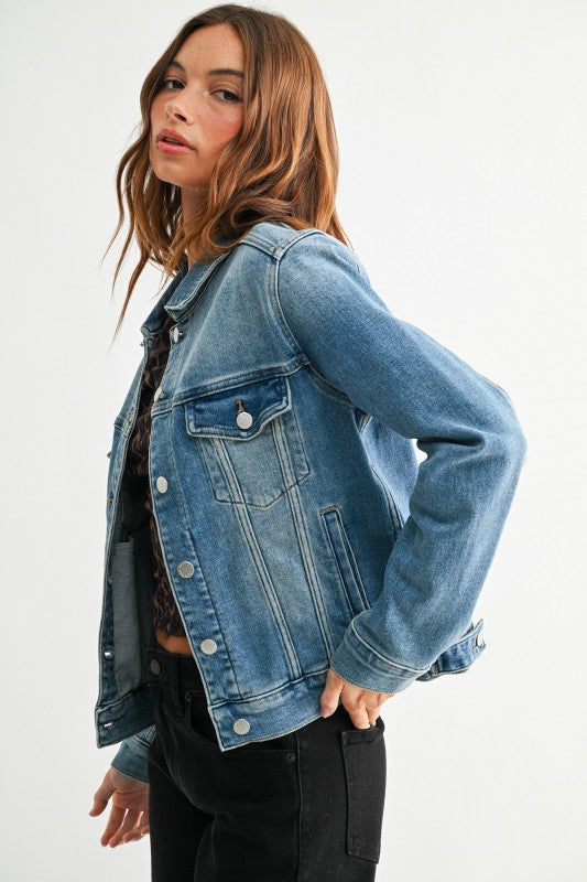 RELAXED CLASSIC DENIM JEAN JACKET (MED. WASH) SIDE VIEW