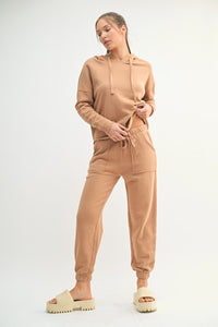 Loose-fit hoodie sweater made from durable 100% cotton with a big drawcord and raw-edge hem
