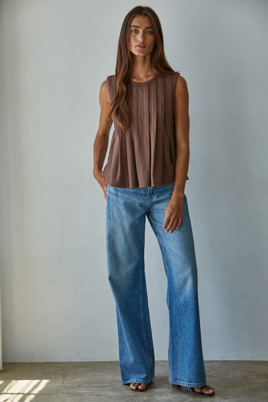 SLEEVELESS TOP W/ PLEATED FRONT DETAIL IN CHOCOLATE