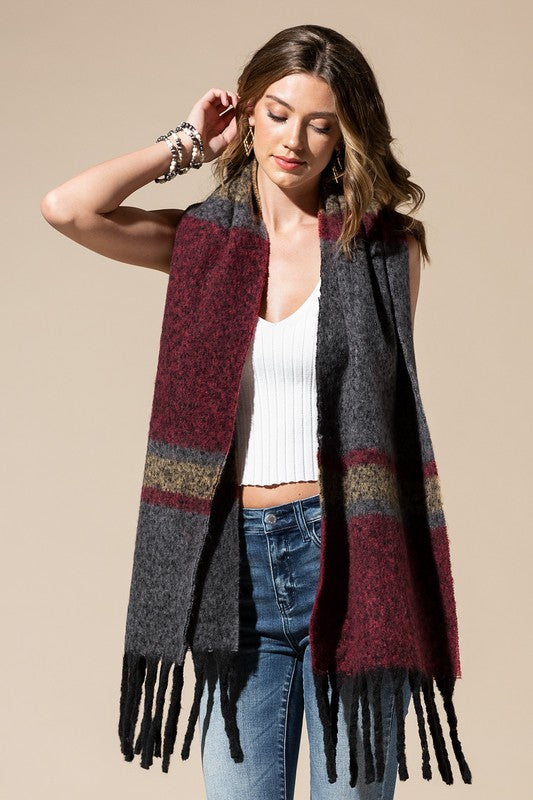 Giant Plaid Pattern Oblong Scarf with Accent Fringe
Multicolor Burgundy / Gray