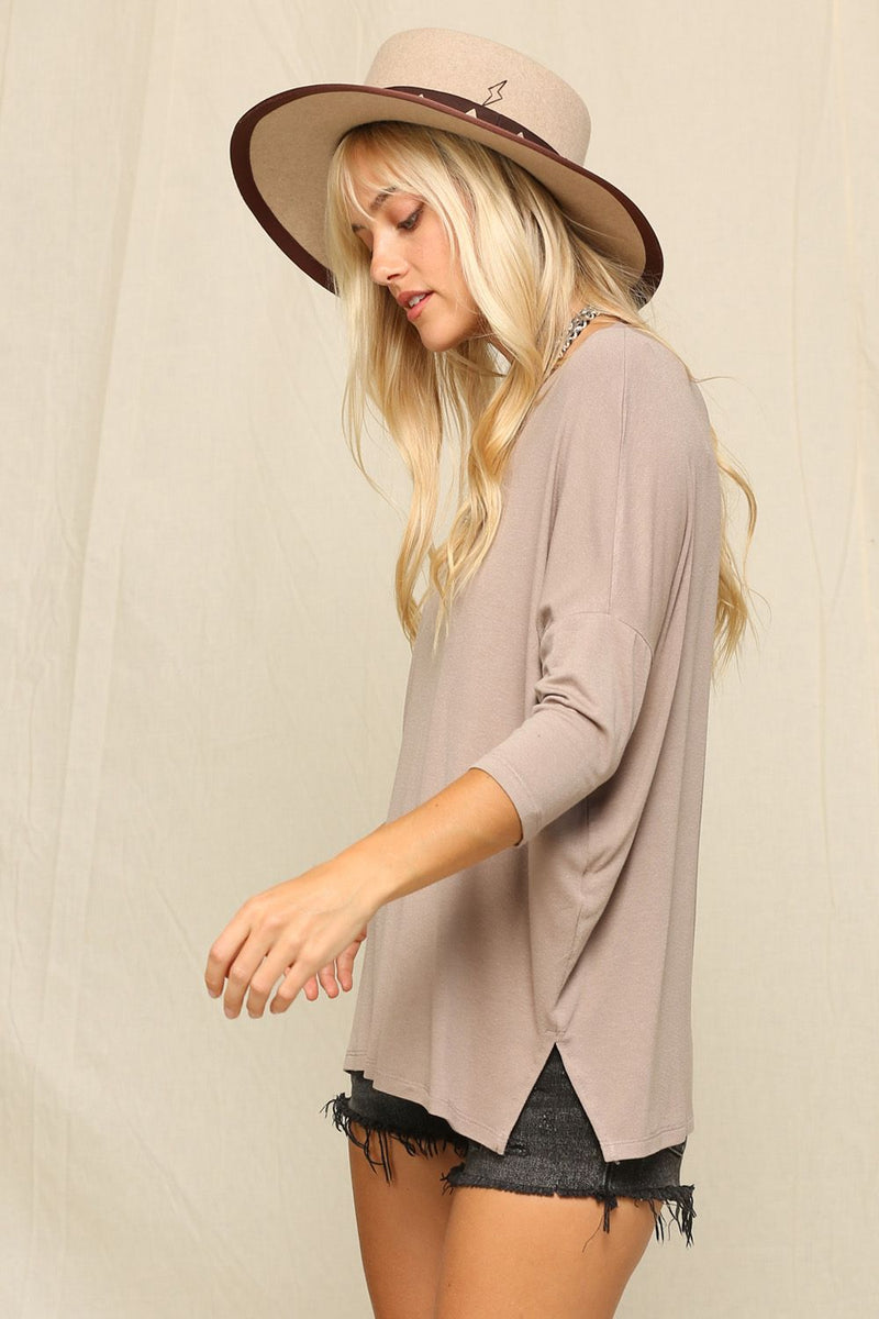 LOOSE FIT V-NECK TEE (COFFEE) with drop shoulders and 3/4 sleeves