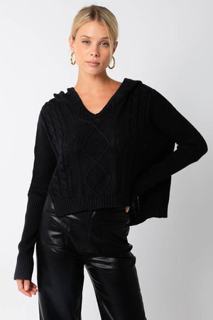 HOODED CABLE KNIT CROP SWEATER