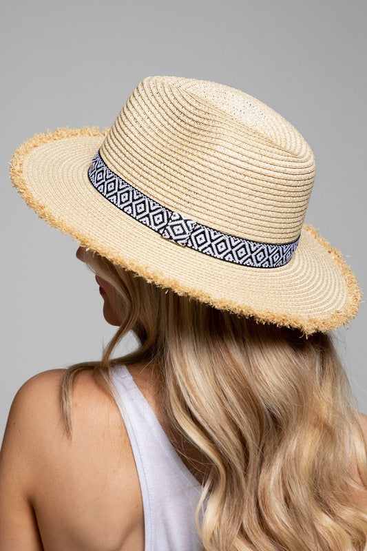 STRAW HAT WITH FRAYED EDGE panama style with charcoal and white patterned band