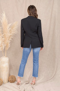 Tailored black blazer with functional front pockets