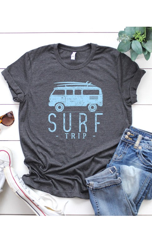 Charcoal cotton tee with graphic print "surf trip" 