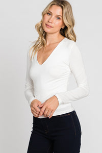 LONG SLEEVED LINED V-NECK TEE IN IVORY