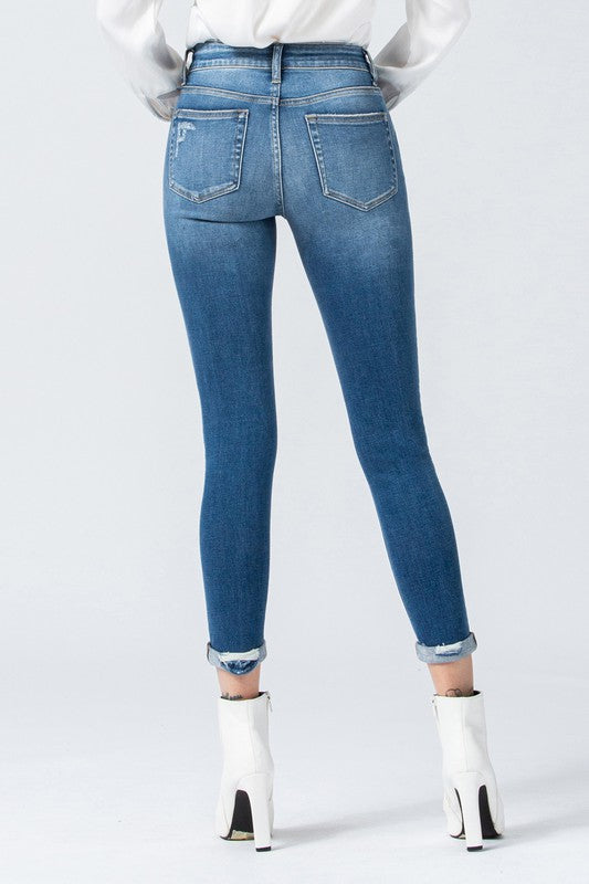 MID RISE ROLL UP DISTRESSED CROP SKINNY (MED WASH)